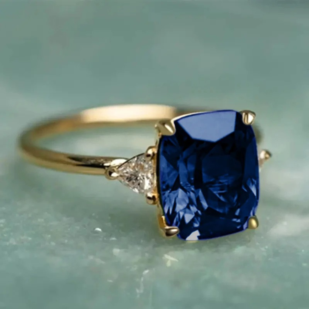 Luck - Blue Zirconia Ring in Gold